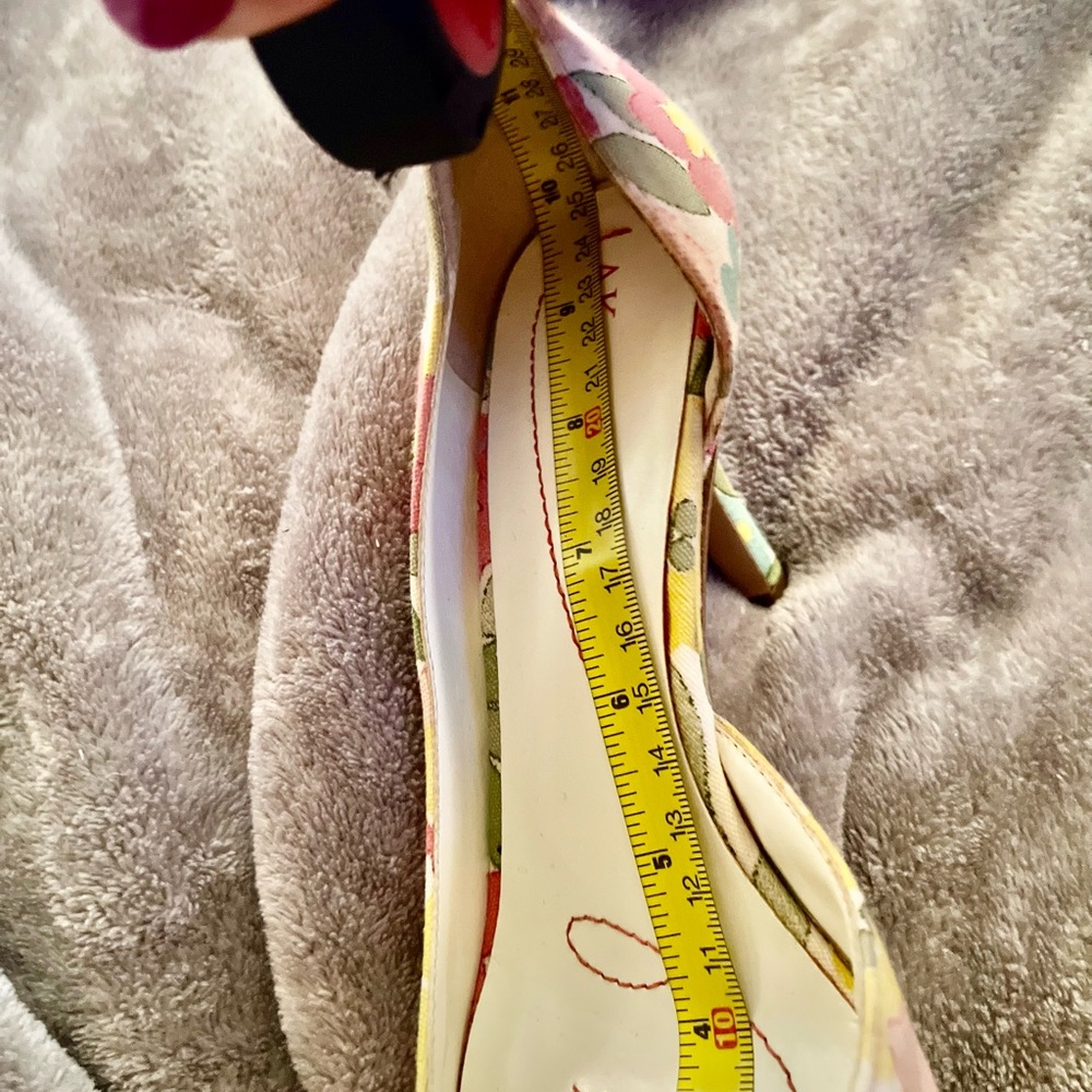 AK ANNE Klein-Size: 7M - floral shoes - Picture 8 of 9